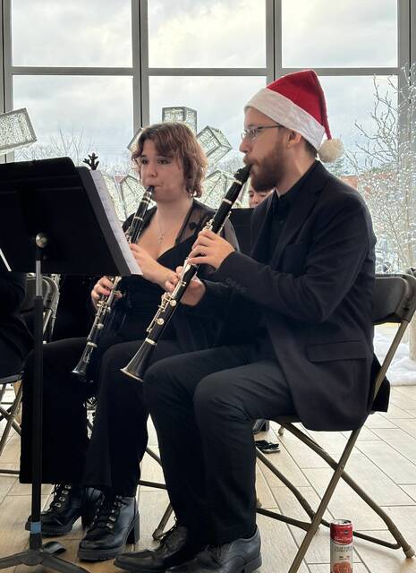 9092773_web1_nhj-Block2ClarinetPlayers-121125