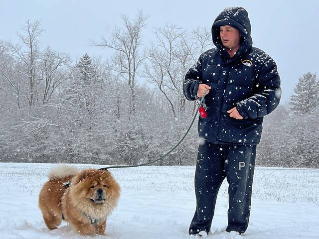 9092855_web1_her-lo-firstsnow-121125-3