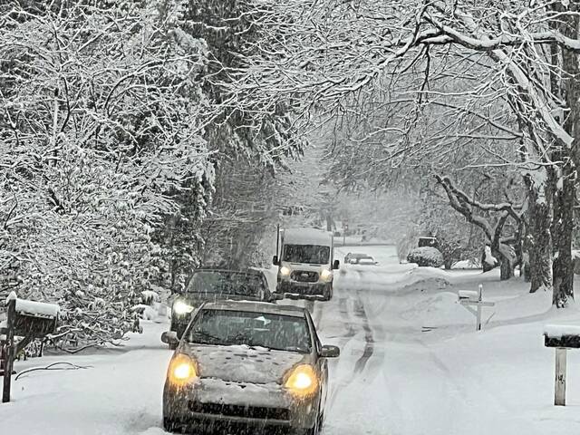 9092855_web1_her-lo-firstsnow-121125-5