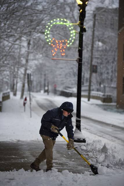 9092970_web1_GTR-firstSNOW-120325