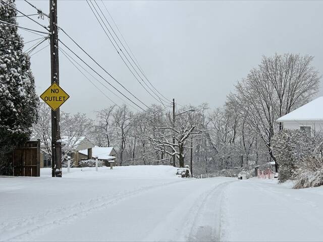9092970_web1_PTR-Snow-Pittsburgh-Greenfield-Dead-end-street-no-outlet-Dec-2025