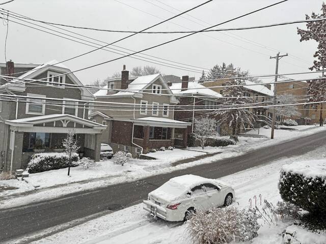 9092970_web1_ptr-SNOW-FC03-120325