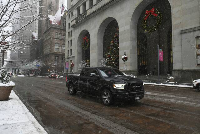 9092970_web1_ptr-snow500-120325