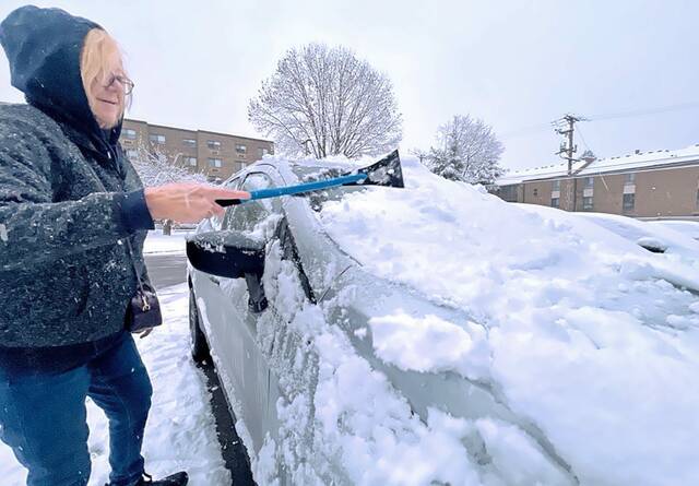 9092970_web1_vnd-OakmontSnowC-120325