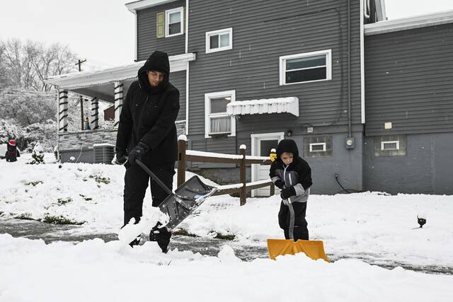 9092970_web1_vnd-snow001-120325