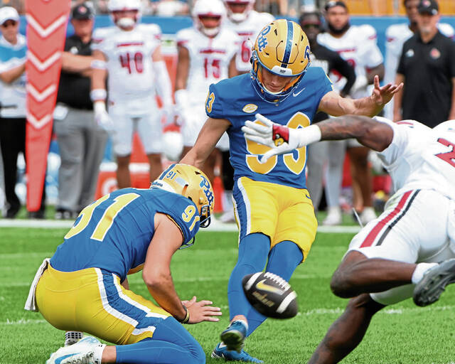 9093296_web1_ptr-PittFB03-100125