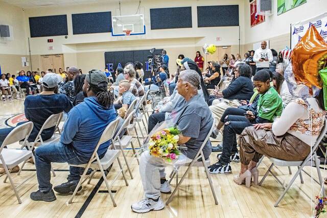 9093542_web1_php-SchoolGov-121125