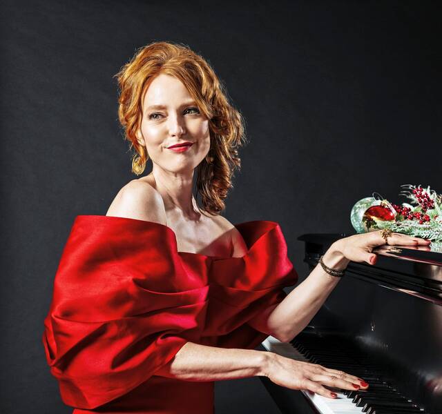 9094520_web1_ptr-AliciaWitt1-120425