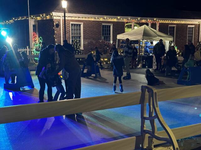 9096007_web1_sj-SparkIceSkating-121125