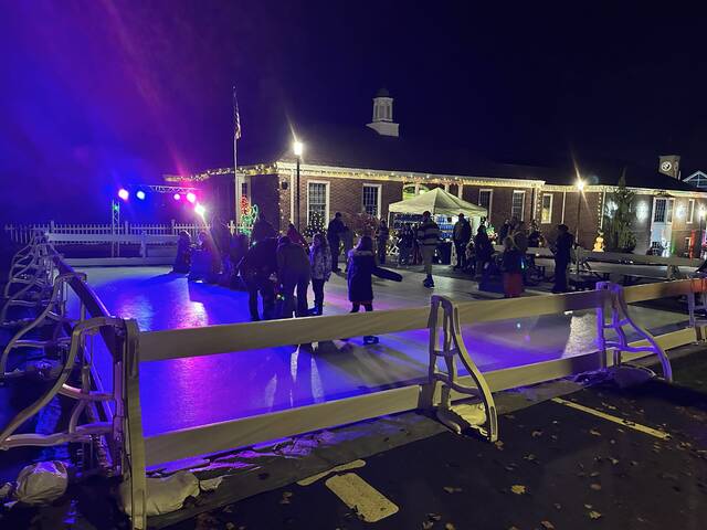 9096007_web1_sj-SparkIceSkating1-121125