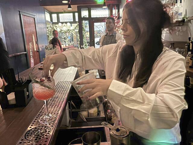 9096553_web1_sew-BarNoel