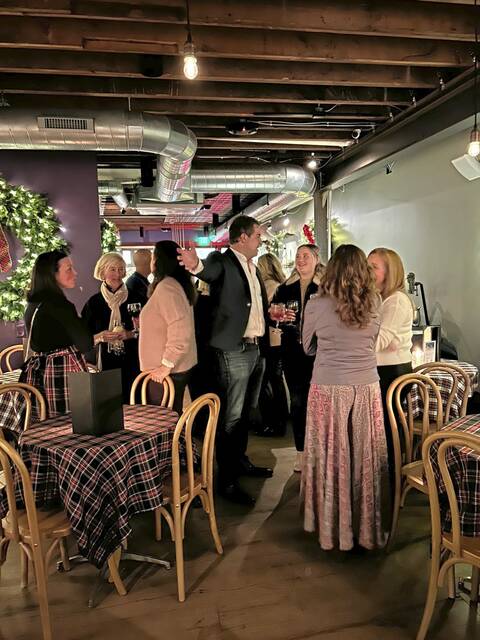 9096557_web1_sew-FernHollowGift