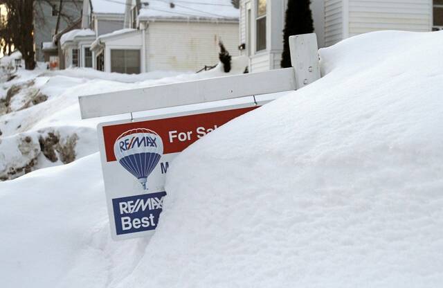 9097152_web1_AP620185609177