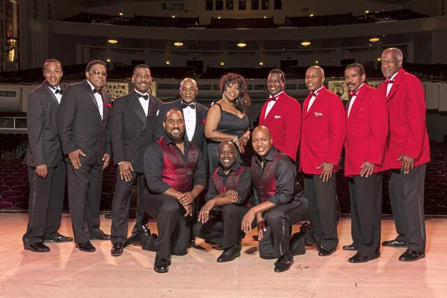 9097946_web1_gtr-TK-holidayhop-01-112819