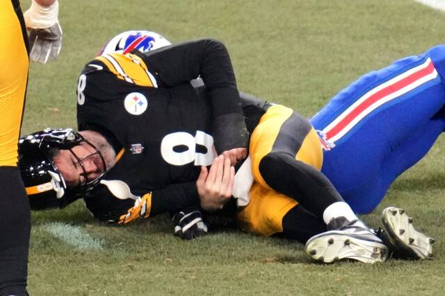 9100406_web1_AP25335172064548