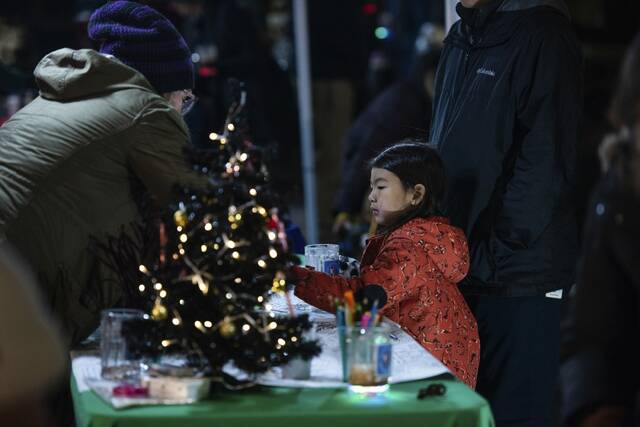 9100669_web1_her-LightUp10-121125