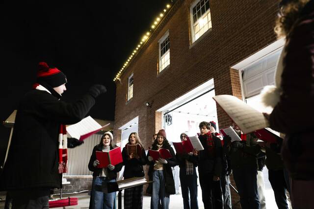 9100669_web1_her-LightUp7-121125