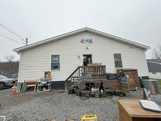 9101091_web1_vnd-PoppinTags-120525--5-