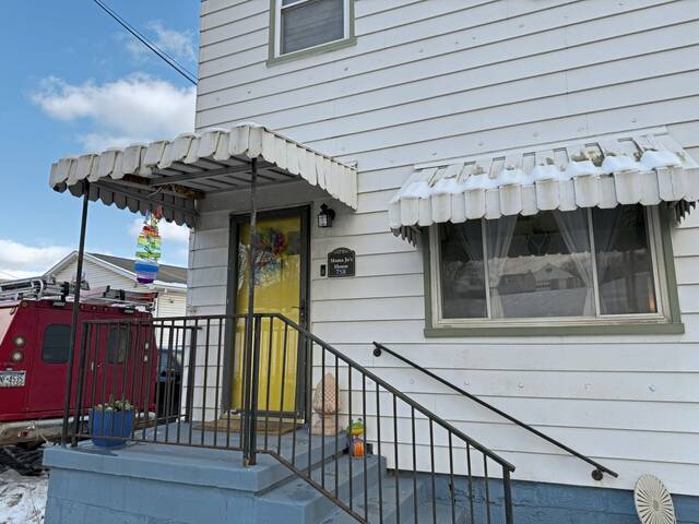 9101091_web1_vnd-PoppinTags-120525