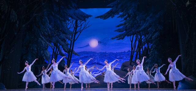 9101552_web1_ptr-pbtnutcrackercameos3