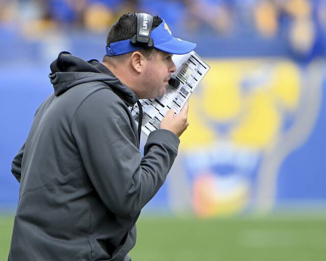 9101797_web1_ptr-PittFB01-100325