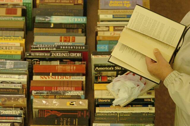 9101854_web1_gtr-booksale-081619