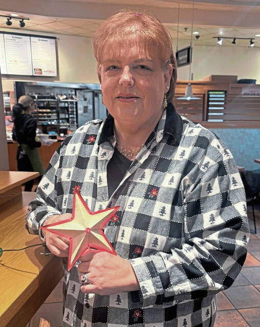 9101902_web1_gtr-HeirloomDecorations-Manka2-121025