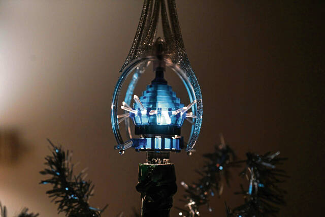 9101902_web1_gtr-heirloomdecorations002-121025 9101902_web1_gtr-heirloomdecorations002-121025