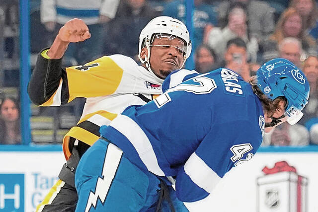 9102118_web1_AP25339032448972