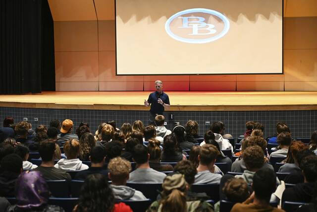 9102301_web1_vnd-Herren001-120525