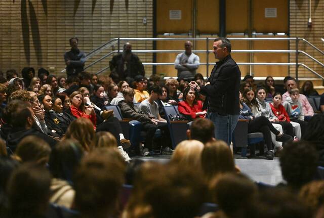 9102301_web1_vnd-Herren005-120525