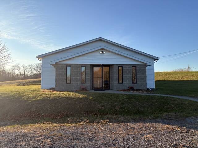 9102824_web1_vnd-comperatorefoundation-120525