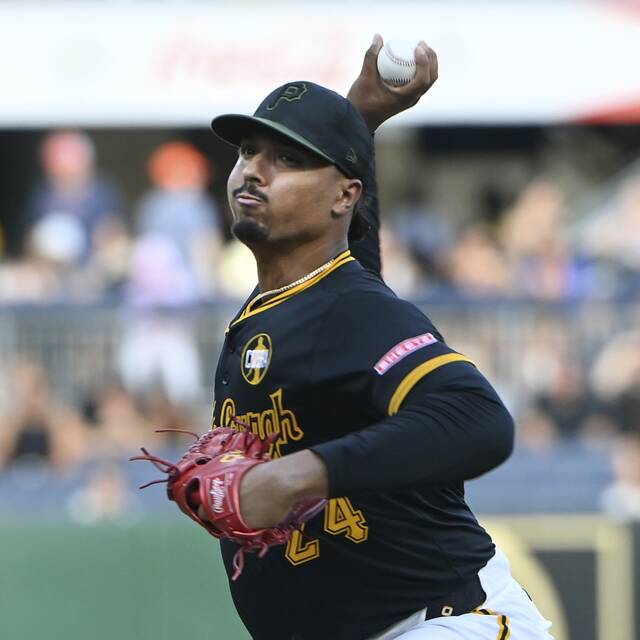 9103578_web1_ptr-BucsGiants04-080525