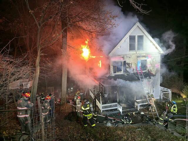 9104557_web1_ptr-benavonfire-120125