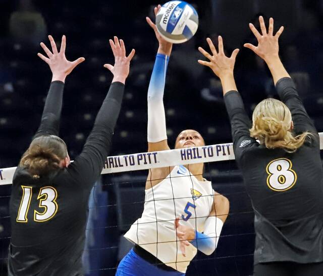 9105588_web1_gtr-PittVB1-120626