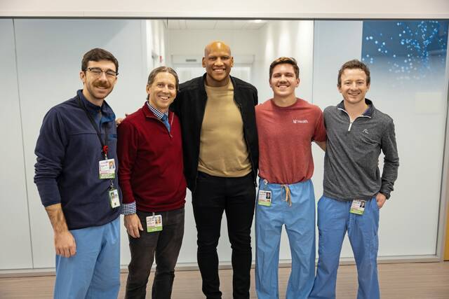 Former Steeler Ryan Shazier reunites with medical team that treated him in Cincinnati