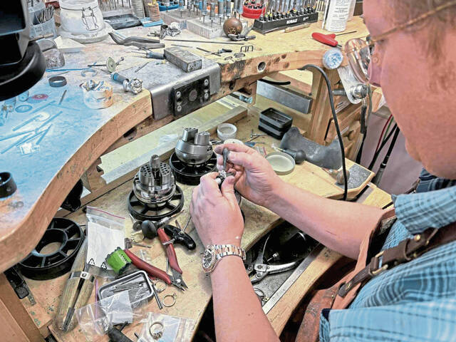 9112766_web1_sew-ThomasJewelers-2