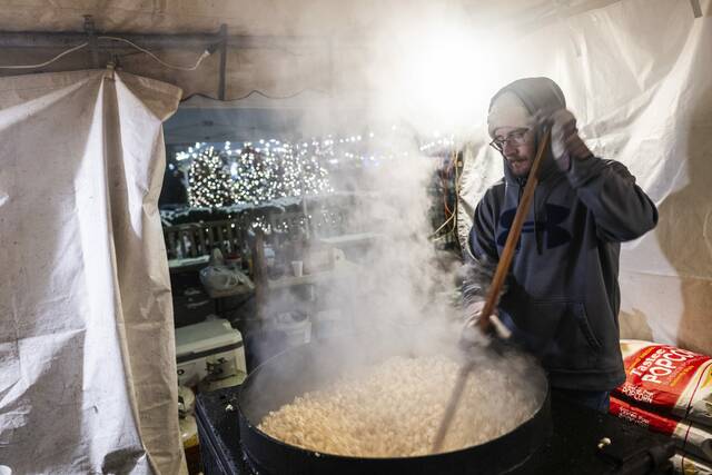 9113070_web1_SEW-SewLightUp4-121825