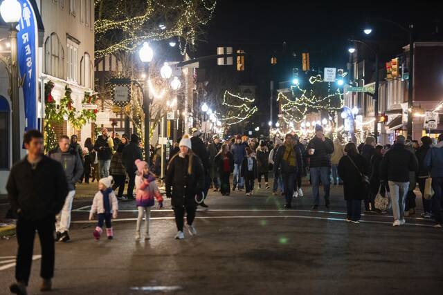 9113070_web1_SEW-SewLightUp7-121825