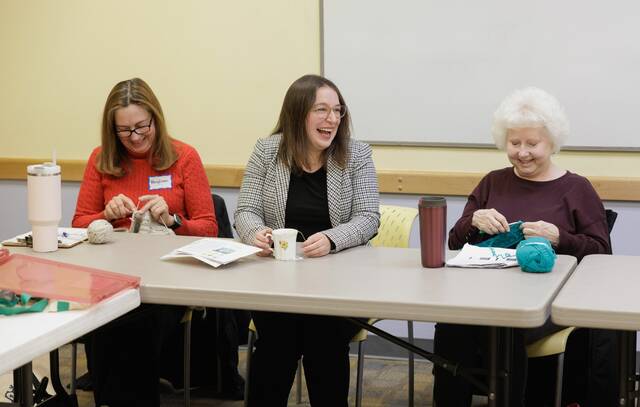 9113525_web1_naj-LibraryStitchers-012226