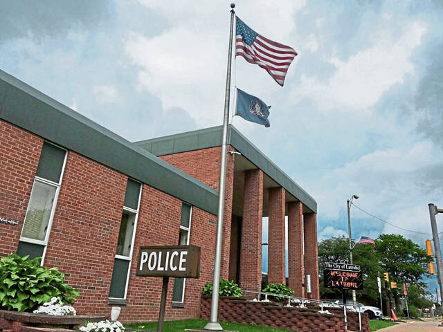 9113980_web1_gtr-LatrobeMuniOffice2-092617