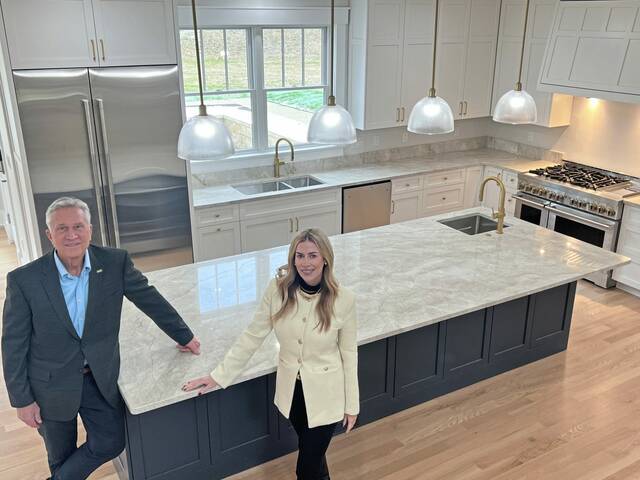 9114156_web1_ptr-neversold-121225-2