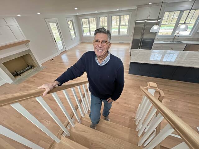 9114156_web1_ptr-neversold-121225-5