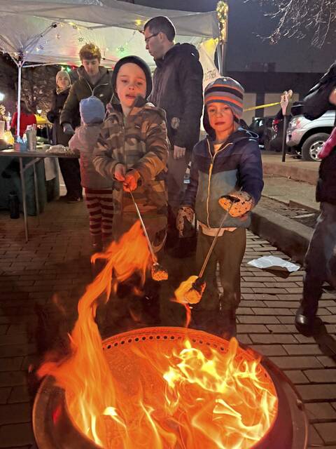 9114614_web1_her-LightTheWall1-121825