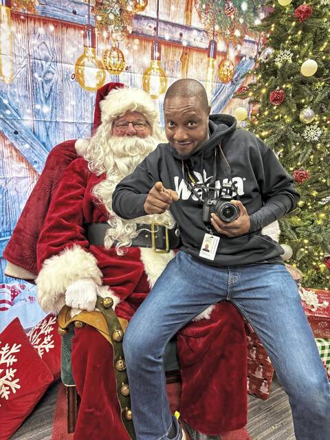 Aspinwall lights up for the holiday season