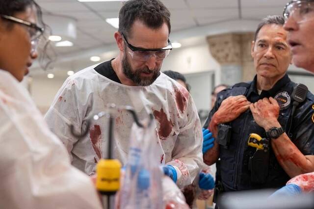 9116928_web1_ptr-TVTalk-12102025-ThePitt