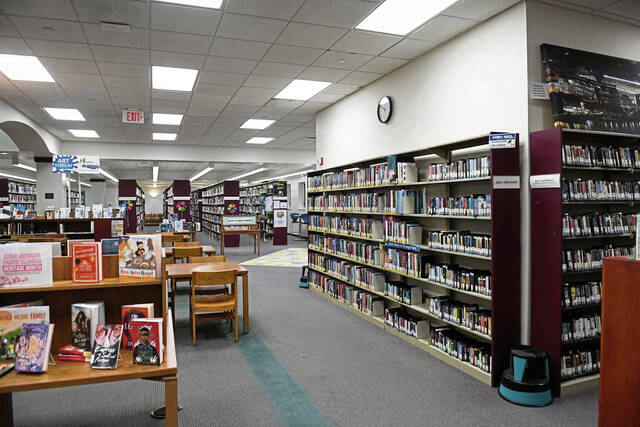 9120093_web1_gtr-Lib100th003-052222