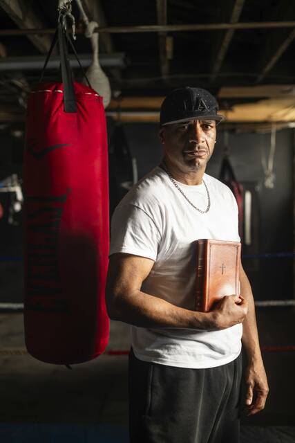 9121327_web1_gtr-JailPrayer3-121725