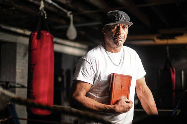 9121327_web1_gtr-JailPrayer4-121725