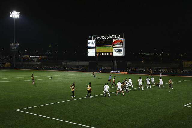 9122198_web1_ptr-ShallenbergerRiverhounds010-113025